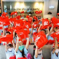 Outdoor Study ke Pizza Hut Sudirman | Kelas 3